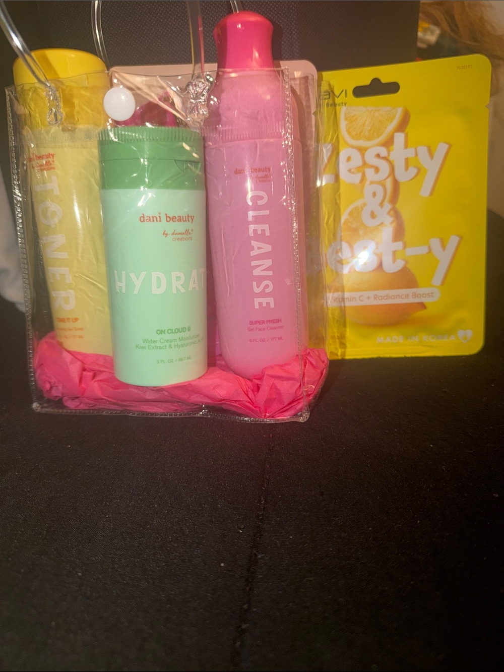 Dani Beauty TONER Bundle, face mask & more - Picture 7 of 7